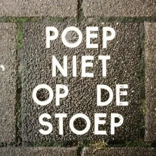 Poep op de stoep